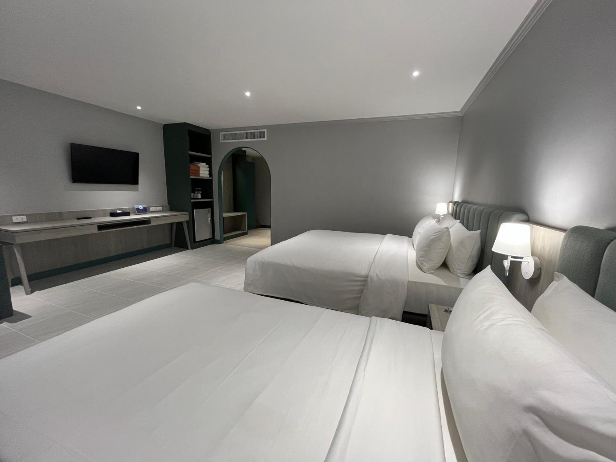 Phuket Island View Resort - Sha Extra Plus Karon Exteriér fotografie